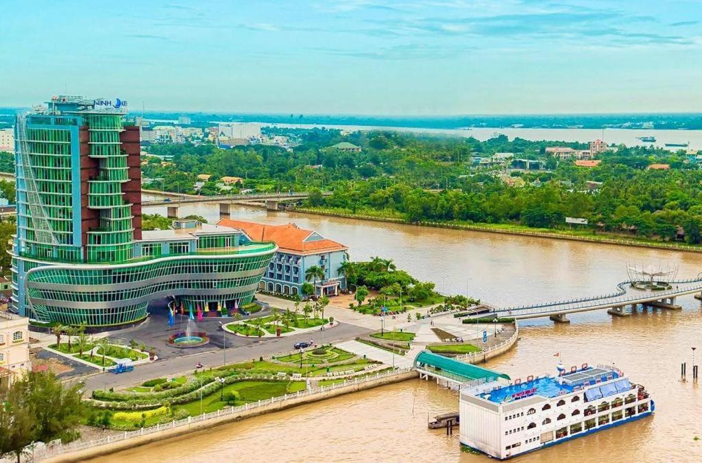 Ninh Kieu Riverside Hotel Cần Thơ Extérieur photo