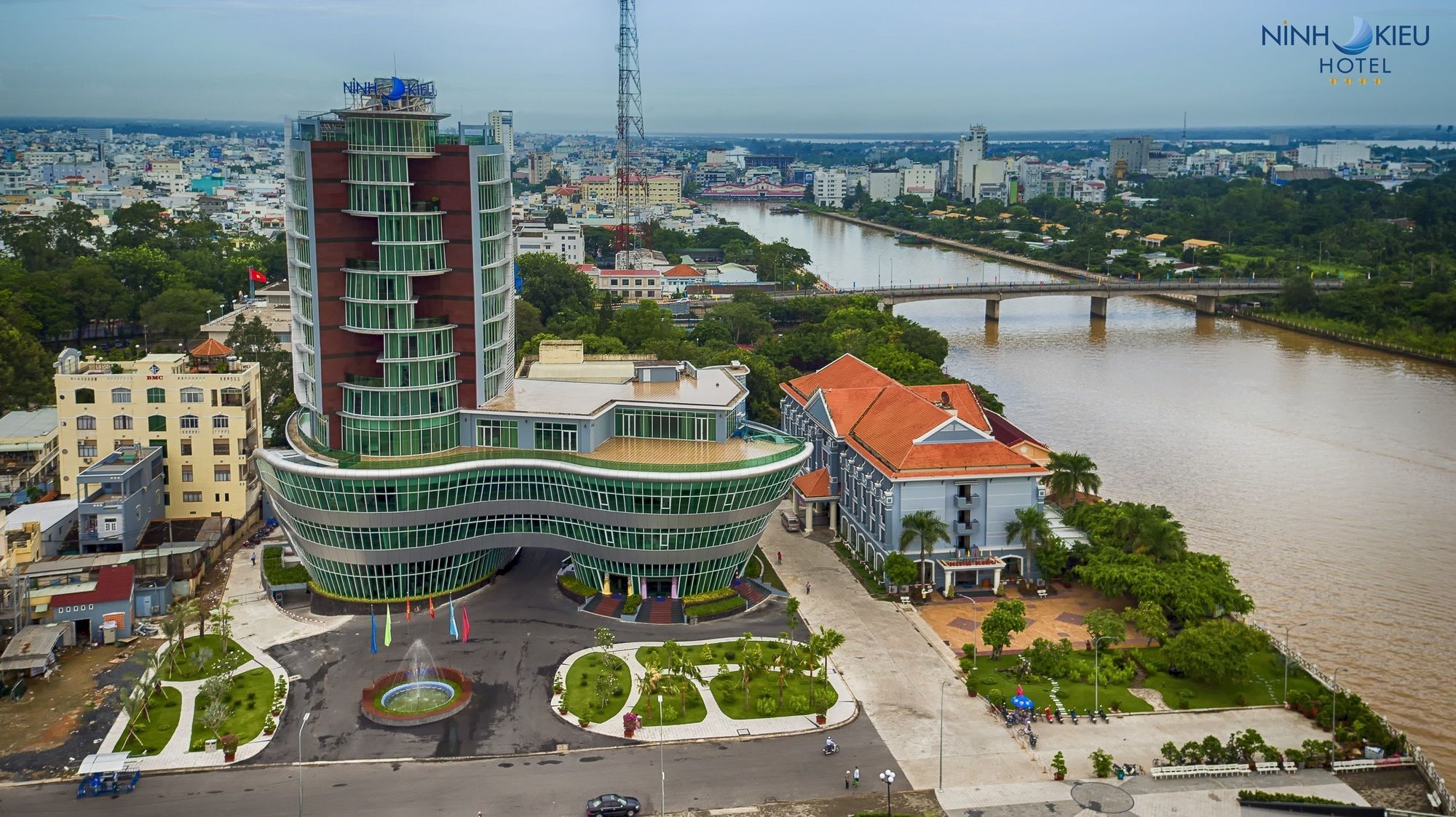 Ninh Kieu Riverside Hotel Cần Thơ Extérieur photo